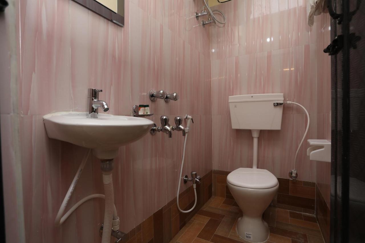 Hotel Oyo 14633 Lakeview Kolkata