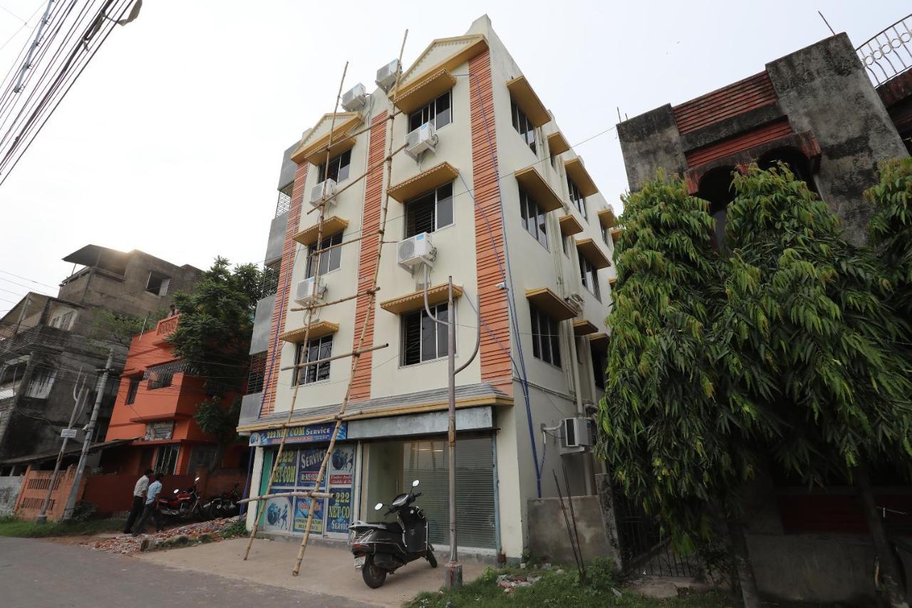 Oyo 14633 Lakeview Hotel