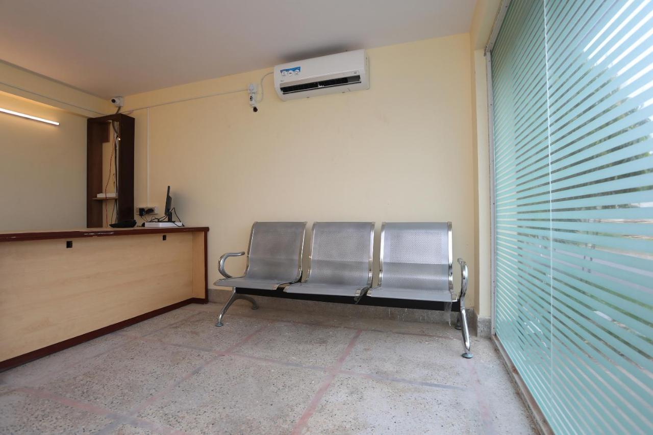 Oyo 14633 Lakeview Hotel 3*